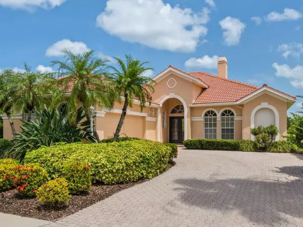 6851 BAY HILL DR, Lakewood Ranch, FL 34202