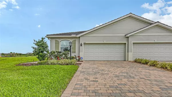 17817 PASTURELAND AVE, Lakewood Ranch, FL 34211