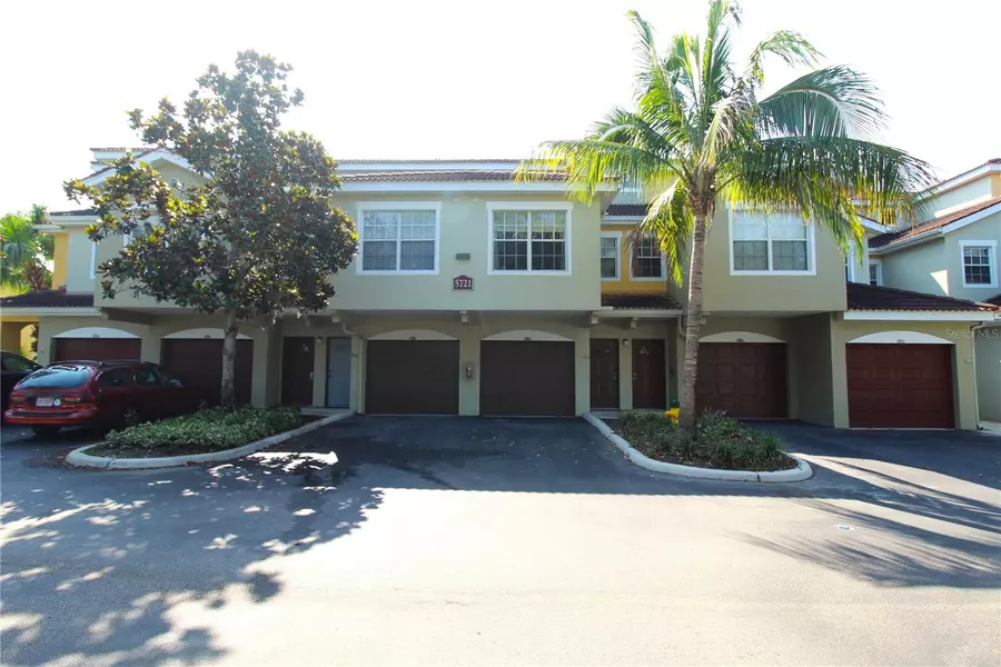5721 BENTGRASS DR #20-203, Sarasota, FL 34235
