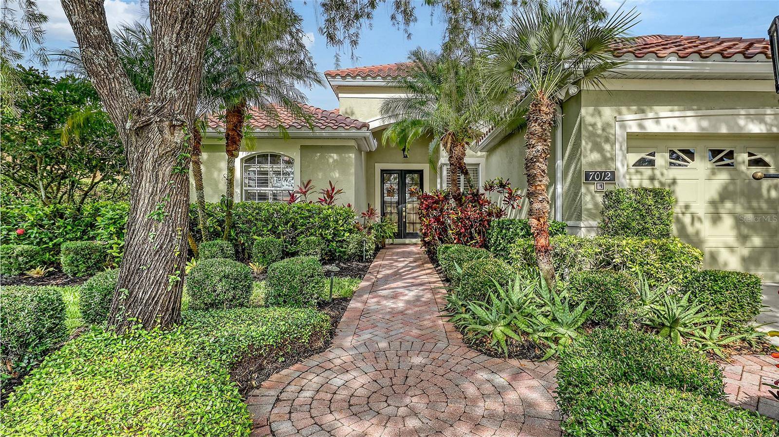 7012 TREYMORE CT, Sarasota, FL 34243