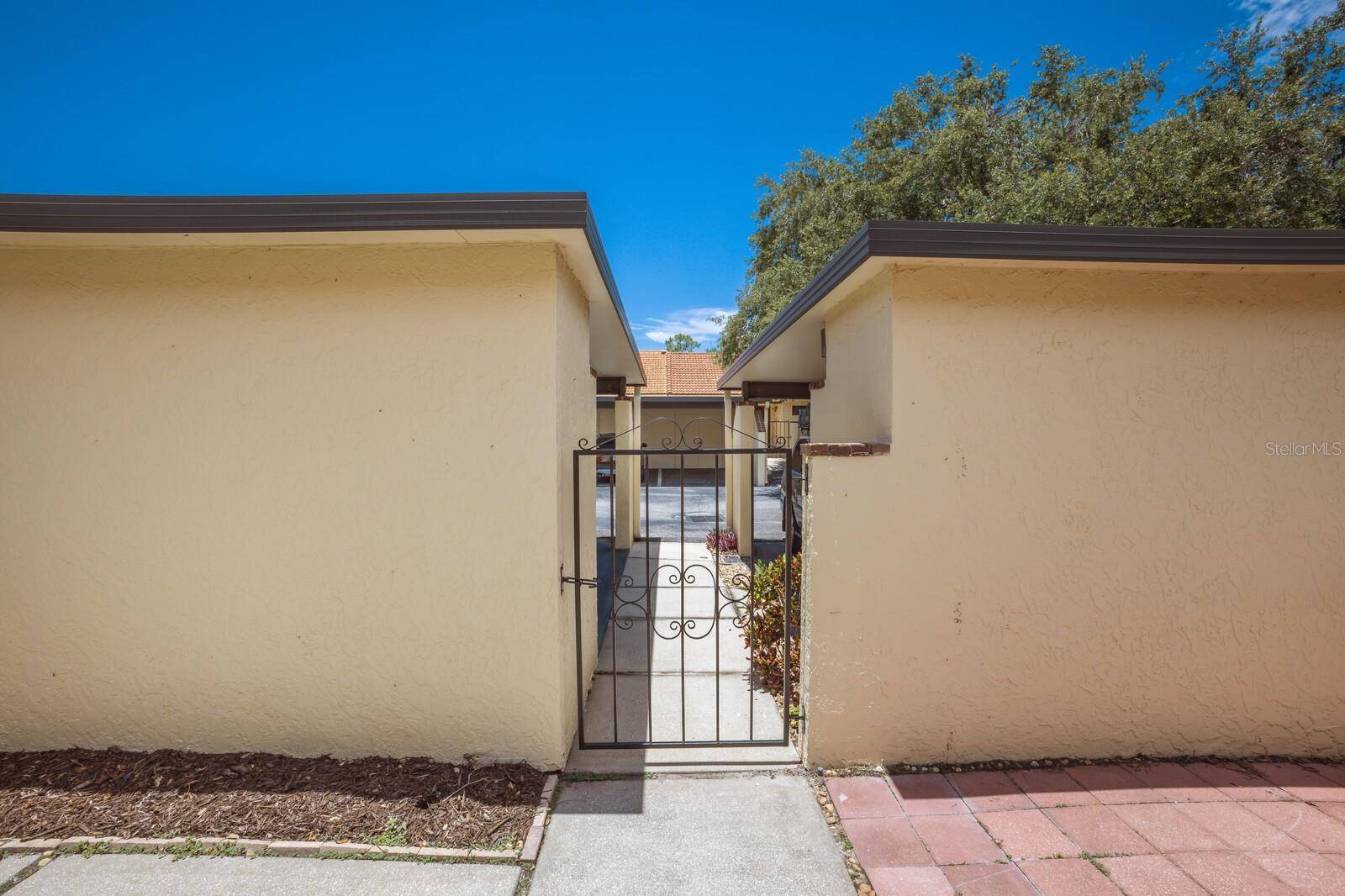 Sarasota, FL 34235,5346 HUNTINGWOOD CT #21