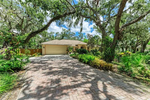 Sarasota, FL 34243,3217 OAK GROVE DR