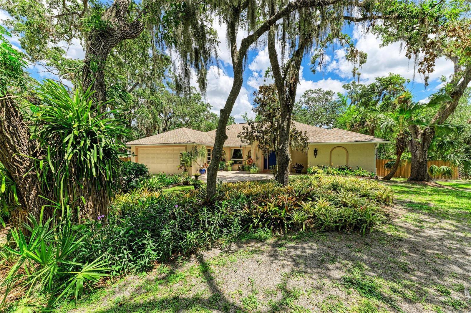 Sarasota, FL 34243,3217 OAK GROVE DR
