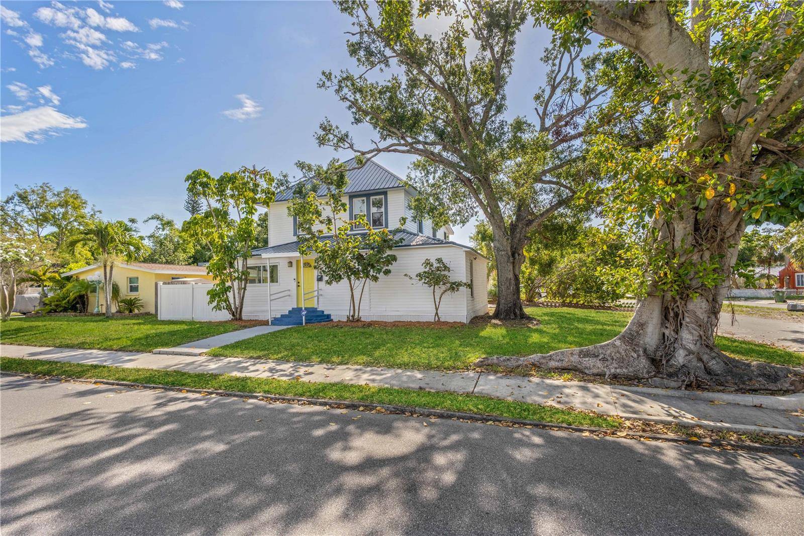 Bradenton, FL 34205,719 22ND ST W