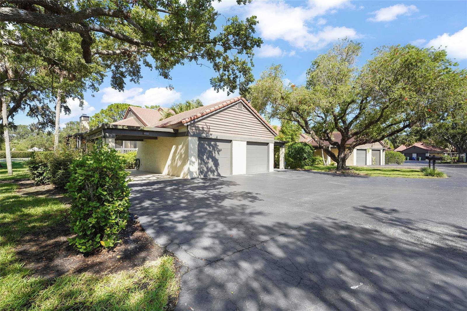 Sarasota, FL 34232,4333 TRAILS DR #10-1