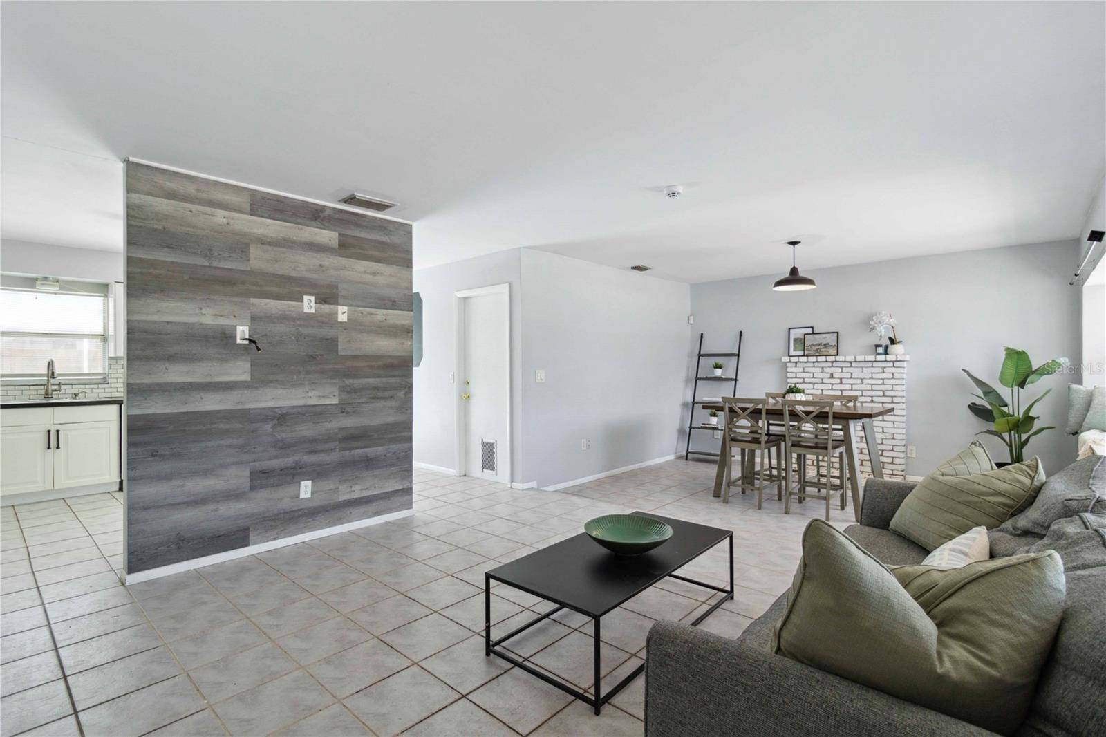 Bradenton, FL 34208,111 66TH STREET CT E