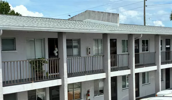 3101 BEE RIDGE RD #214, Sarasota, FL 34239