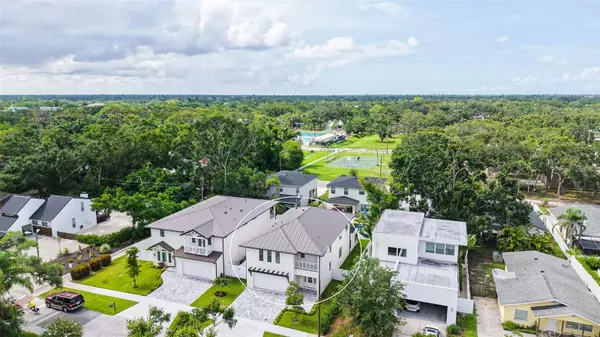 2590 FLOYD ST, Sarasota, FL 34239