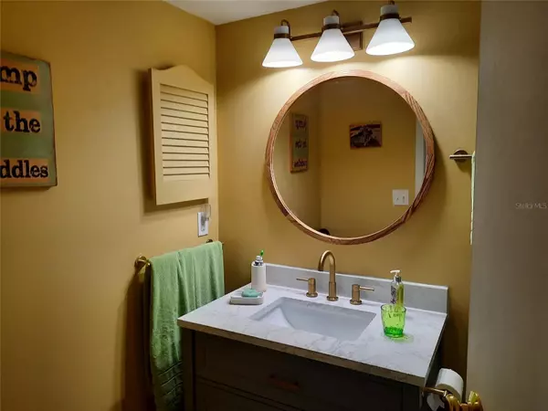 Bradenton, FL 34210,137 PINENEEDLE DR #137