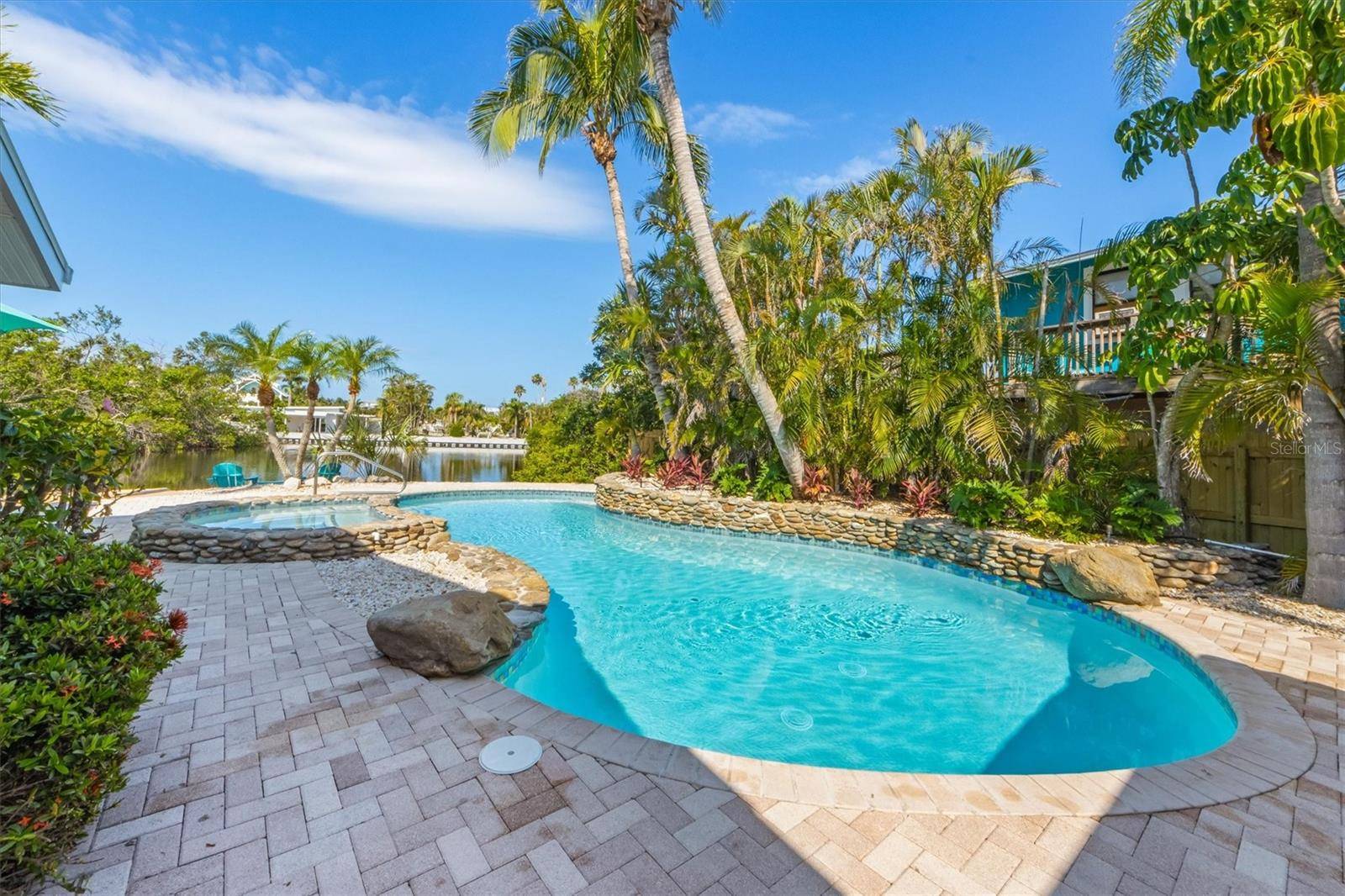 Holmes Beach, FL 34217,6806 PALM DR