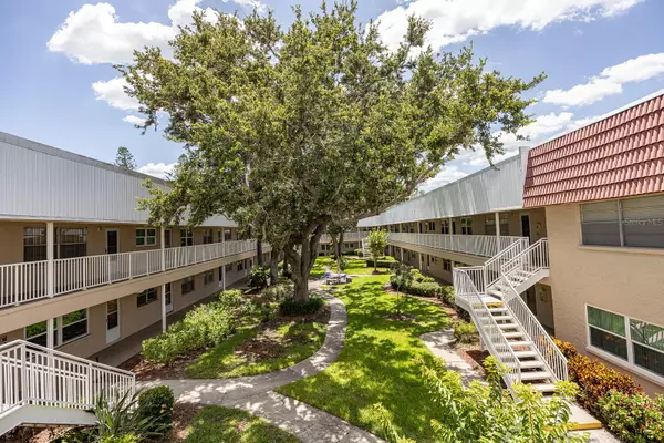 10037 62ND TER N #23, St Petersburg, FL 33708