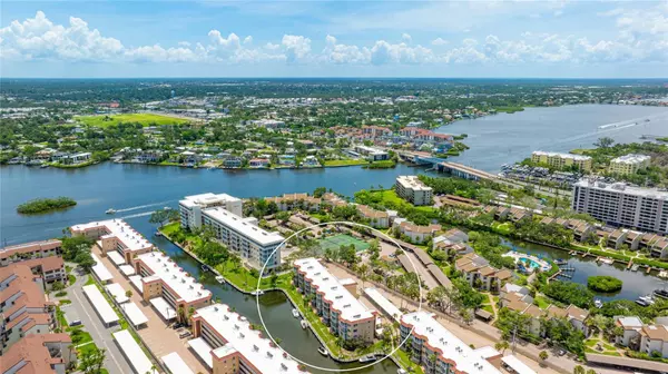1257 S PORTOFINO DR #306, Sarasota, FL 34242
