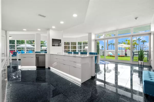 Sarasota, FL 34236,988 BLVD OF THE ARTS #109