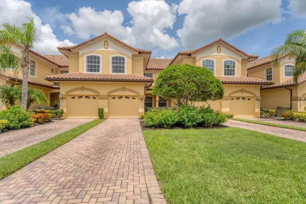 8261 MIRAMAR WAY #8261, Lakewood Ranch, FL 34202