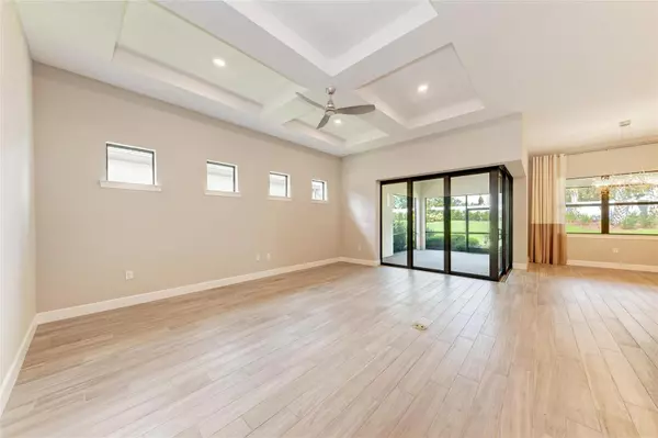 Sarasota, FL 34240,7781 GRANDE SHORES DR