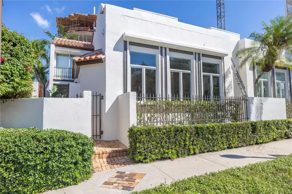 Sarasota, FL 34236,200 COCOANUT AVE #1