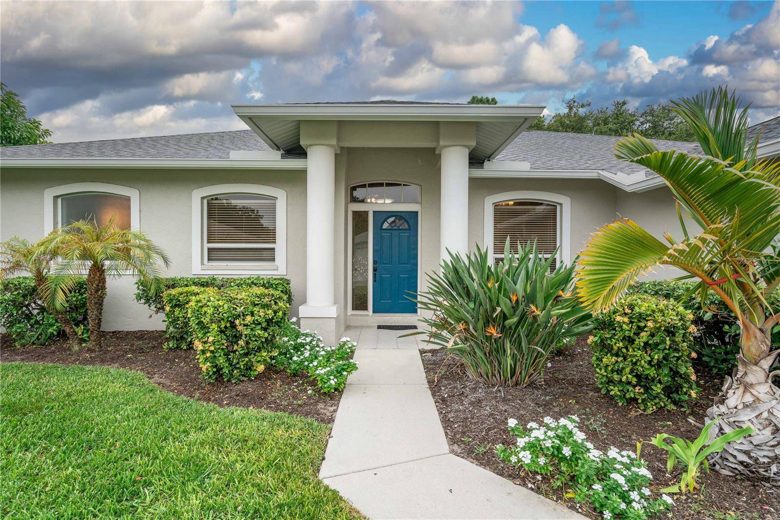 Osprey, FL 34229,813 OAK POND DR