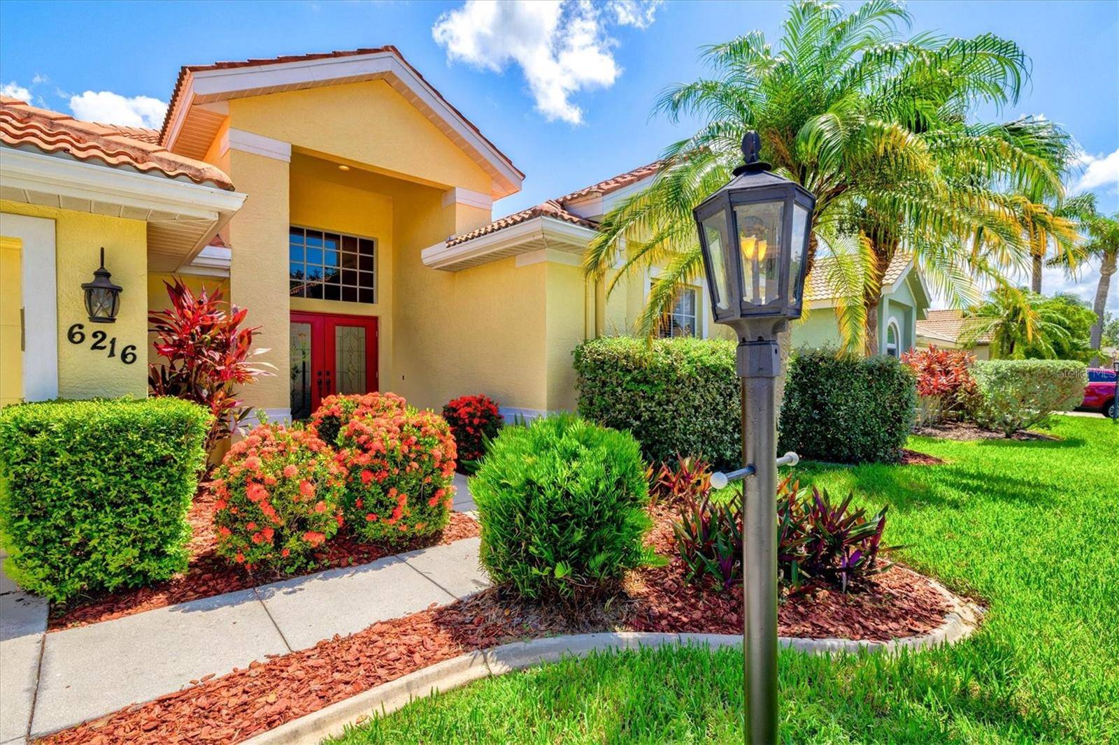 Sarasota, FL 34238,6216 DONNINGTON CT