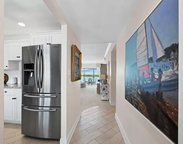 Longboat Key, FL 34228,4420 EXETER DR #L303
