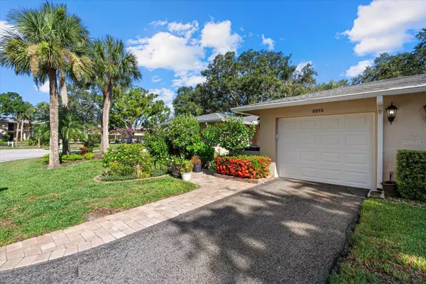 Sarasota, FL 34243,6916 W COUNTRY CLUB DR N #9B