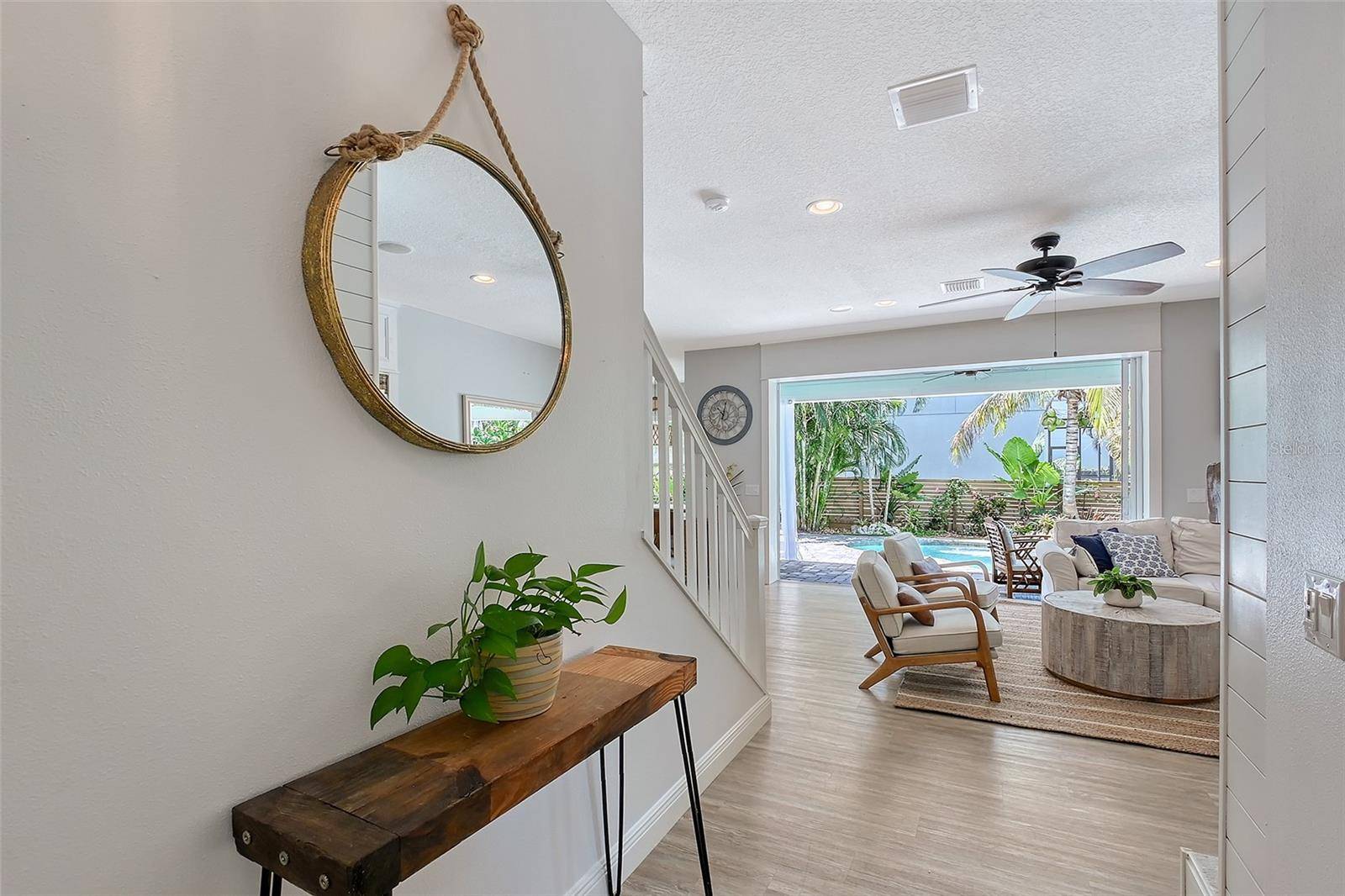 Sarasota, FL 34239,1738 SIESTA DR