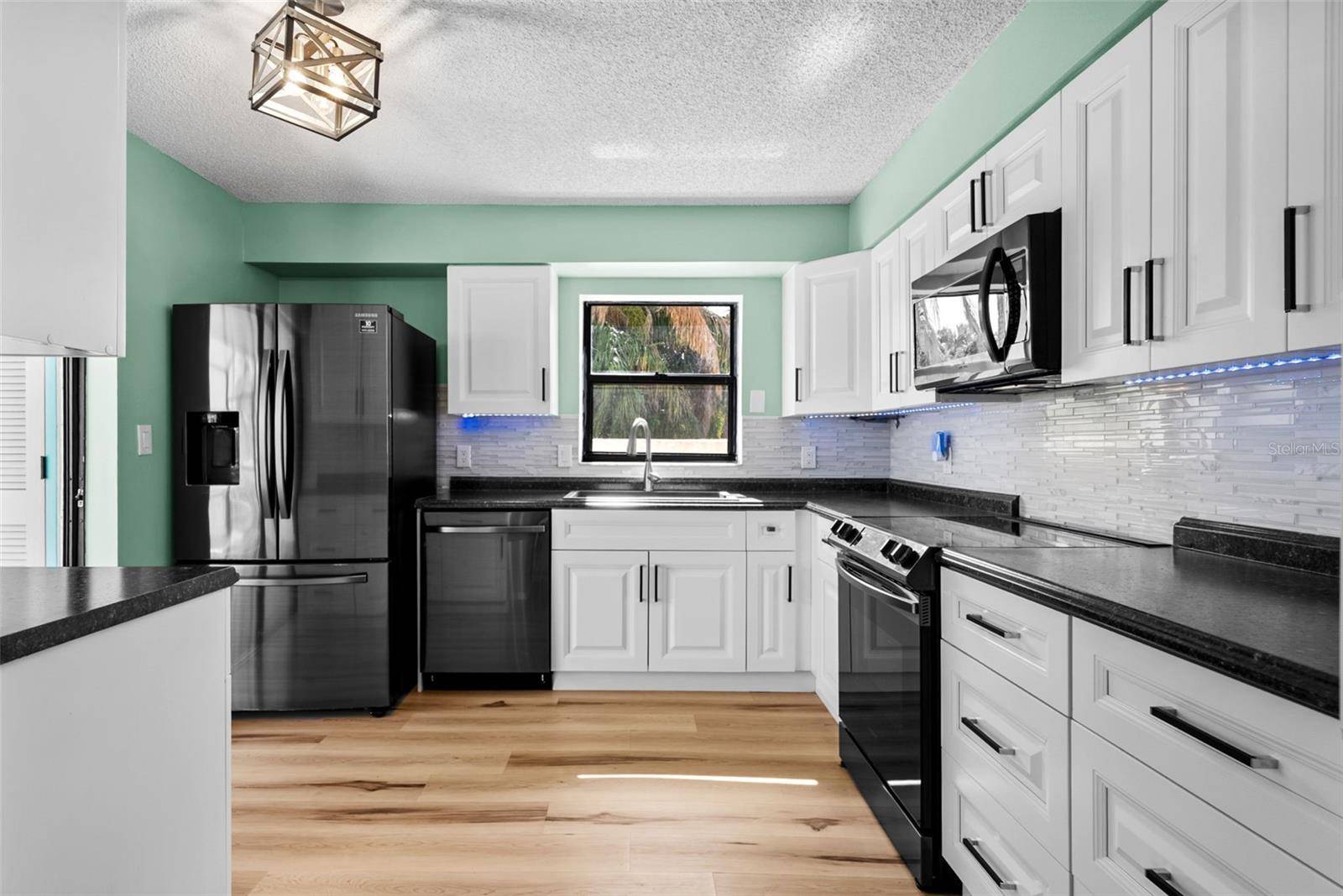 Bradenton, FL 34210,6061 FAIRWAY LN #1411