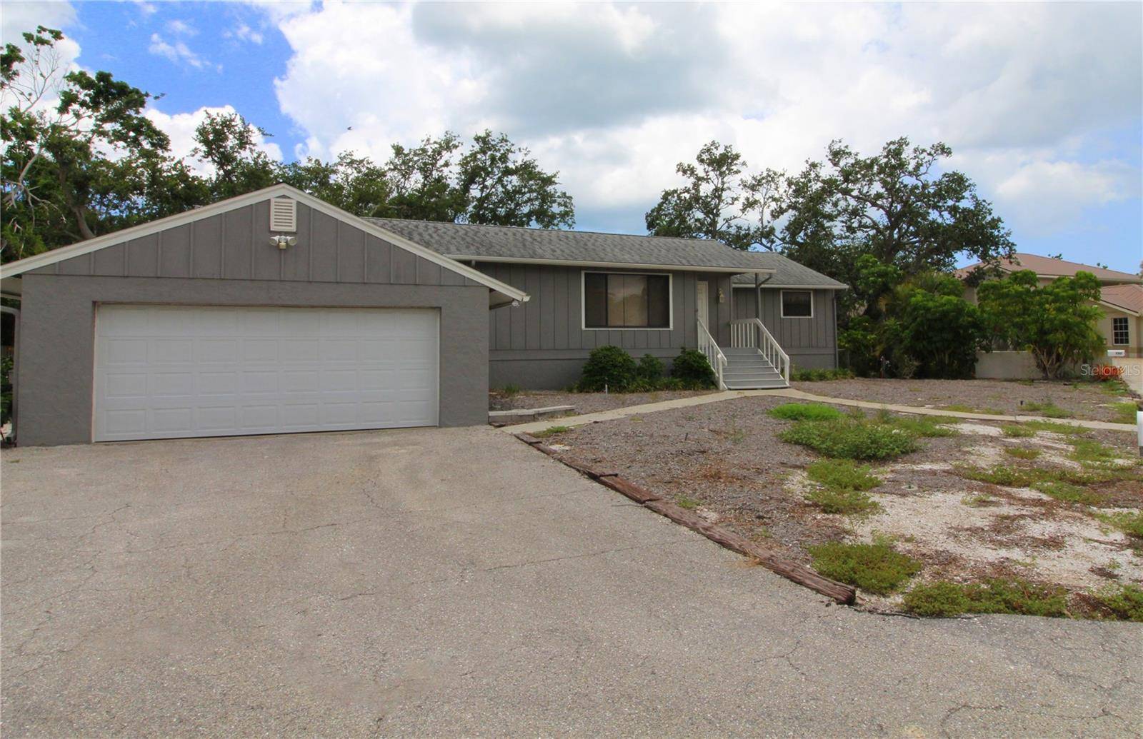 753 TROPICAL CIR, Sarasota, FL 34242