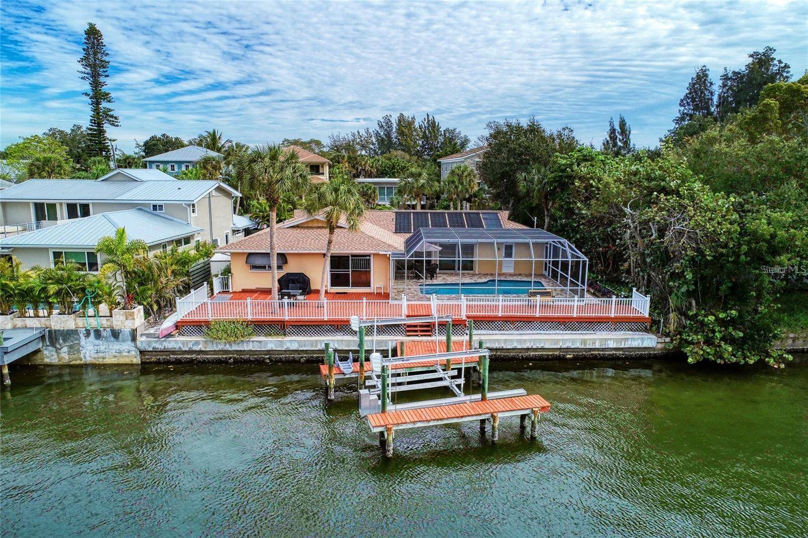 4946 COMMONWEALTH DR, Sarasota, FL 34242