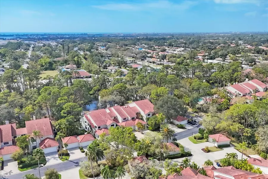 7674 FAIRWAY WOODS DR #1605, Sarasota, FL 34238
