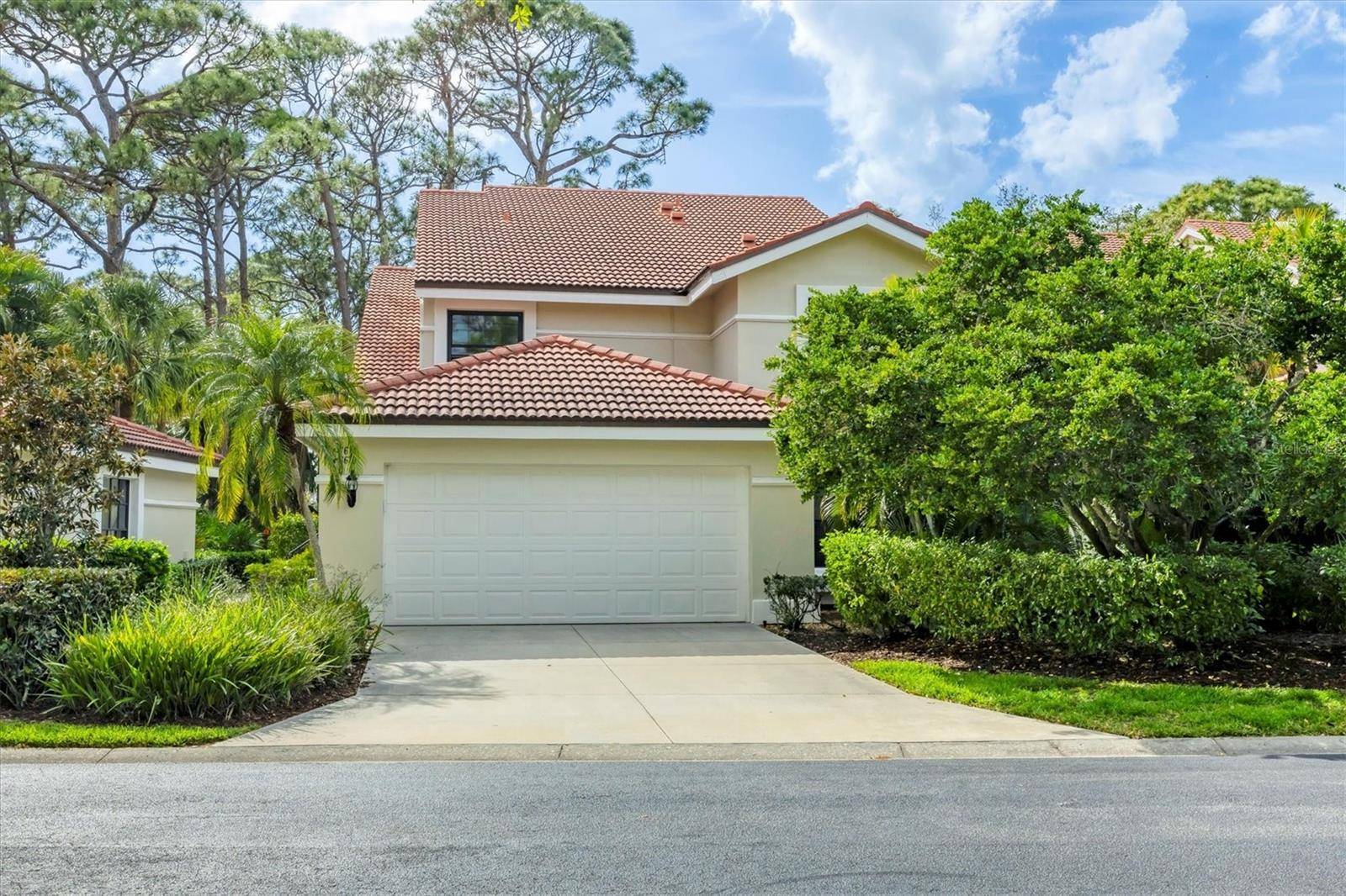 Sarasota, FL 34238,7674 FAIRWAY WOODS DR #1605