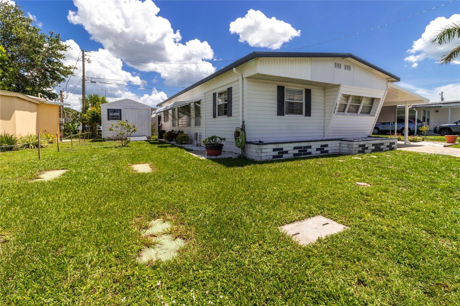 Bradenton, FL 34207,508 50TH AVENUE PLZ W