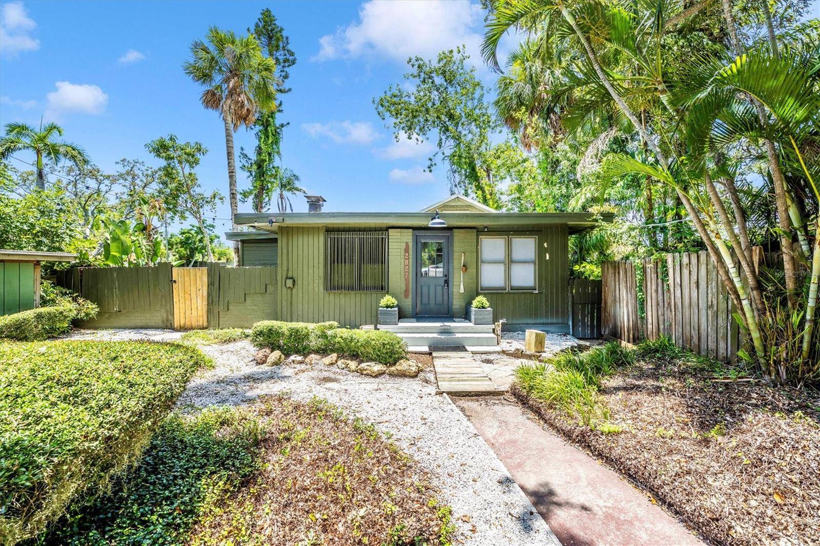 2027 PANAMA DR, Sarasota, FL 34234