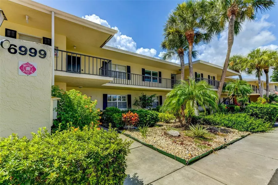 6999 W COUNTRY CLUB DR N #224, Sarasota, FL 34243