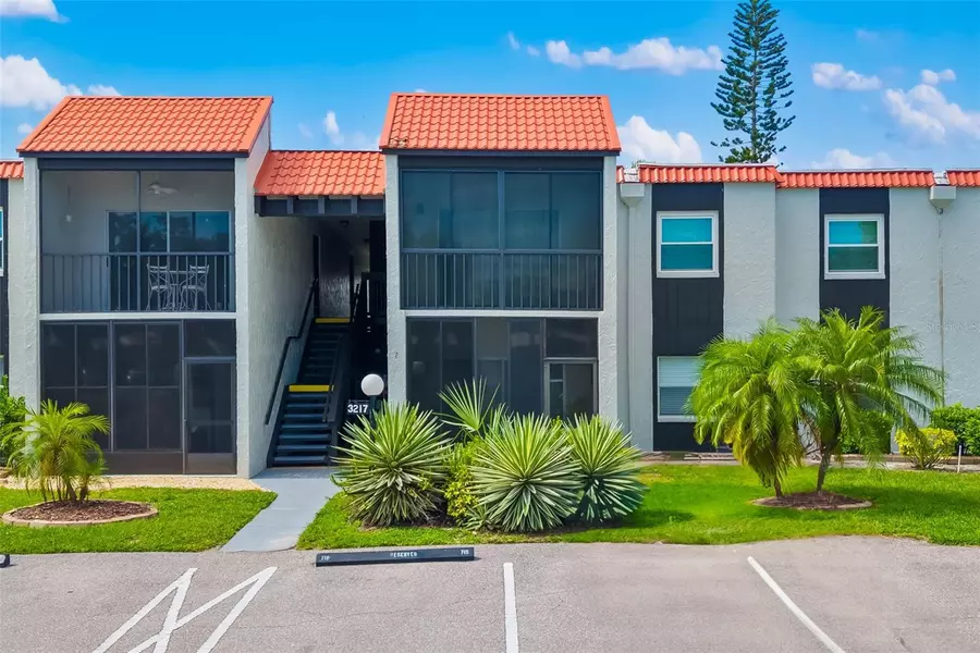 3217 BENEVA RD #204, Sarasota, FL 34232