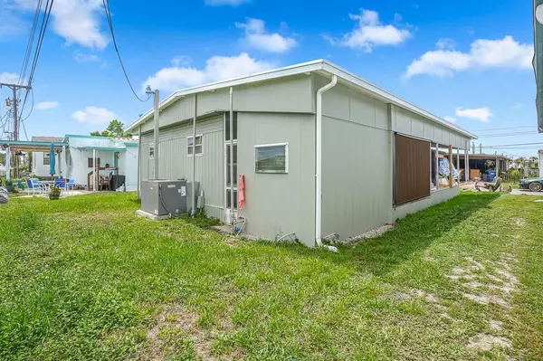 Bradenton, FL 34207,719 50TH AVENUE TER W