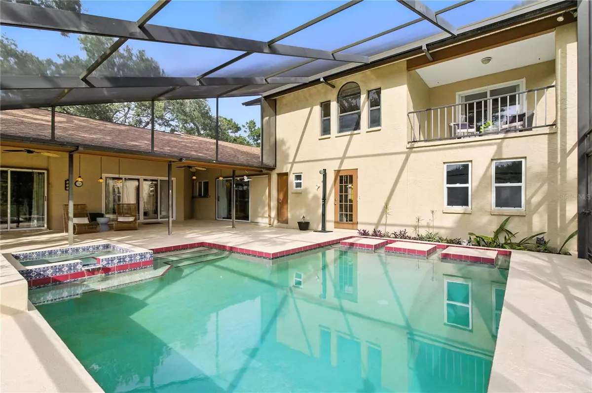 Sarasota, FL 34232,832 HARROWOOD CT