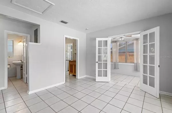 Sarasota, FL 34234,3915 IROQUOIS AVE