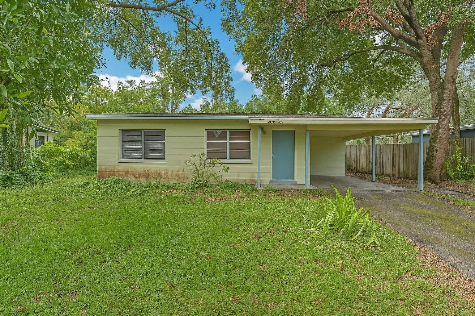 2425 N RAMONA CIR, Tampa, FL 33612