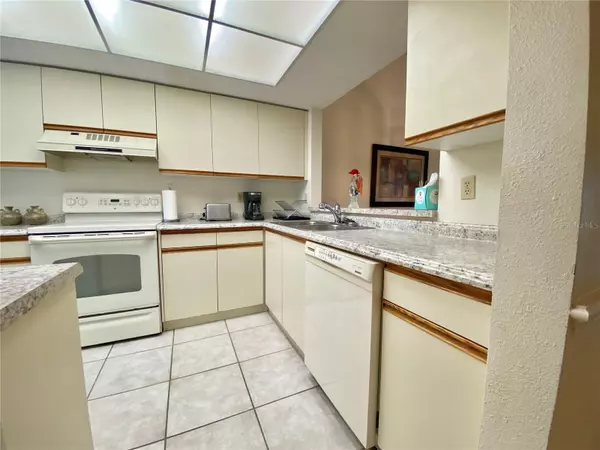 Sarasota, FL 34243,6211 TIMBER LAKE DR #B6