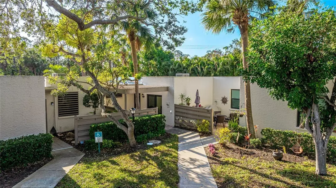 123 PINEHURST DR, Bradenton, FL 34210