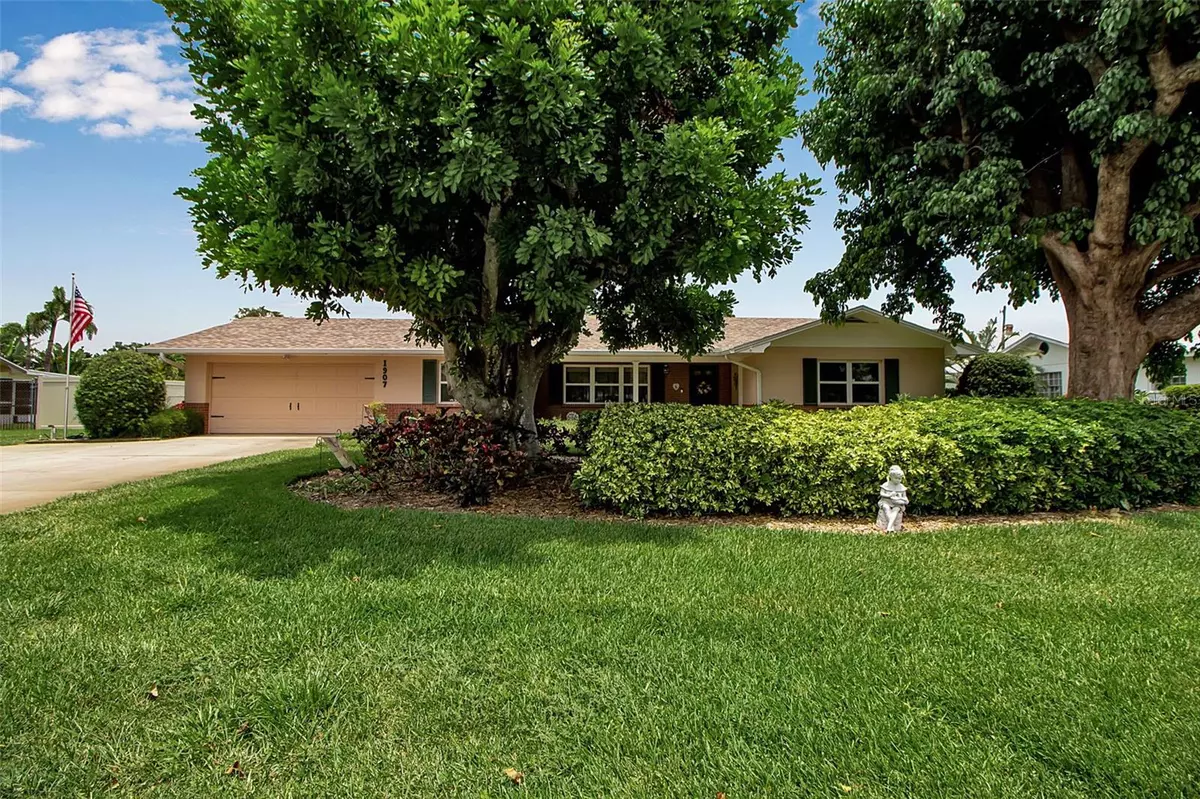 Bradenton, FL 34209,1907 76TH ST NW