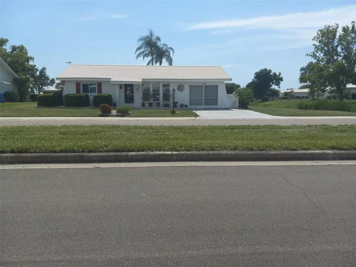 Bradenton, FL 34208,1002 OAKLEAF BLVD