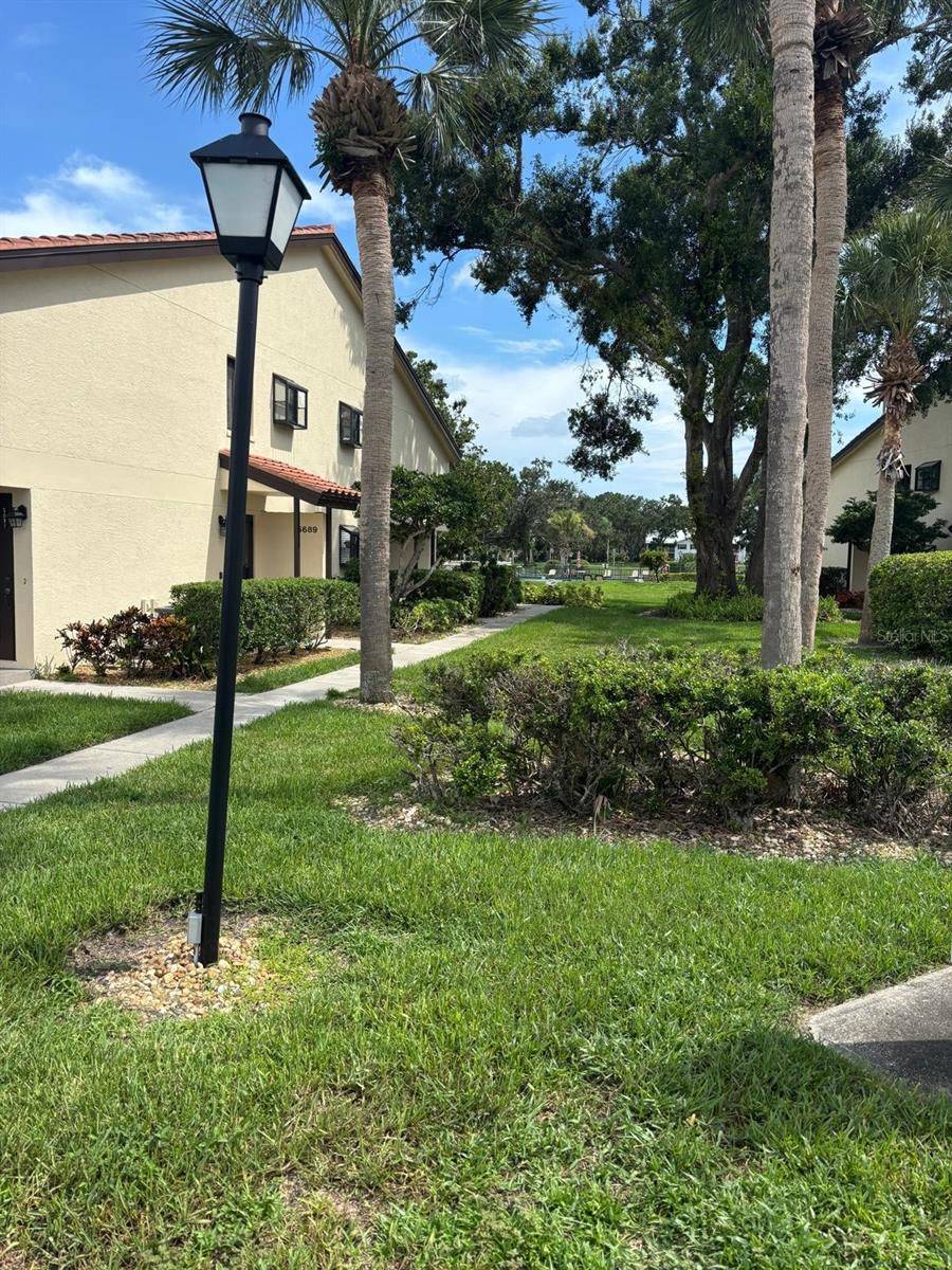 Sarasota, FL 34243,5689 GARDENS DR