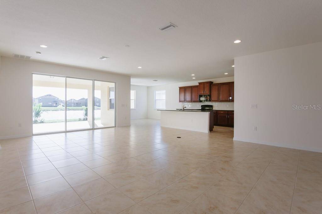 Bradenton, FL 34212,15543 TRINITY FALL WAY