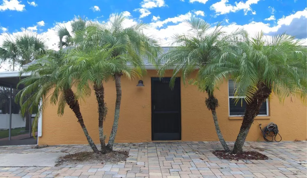 864 HAND AVE, Sarasota, FL 34232