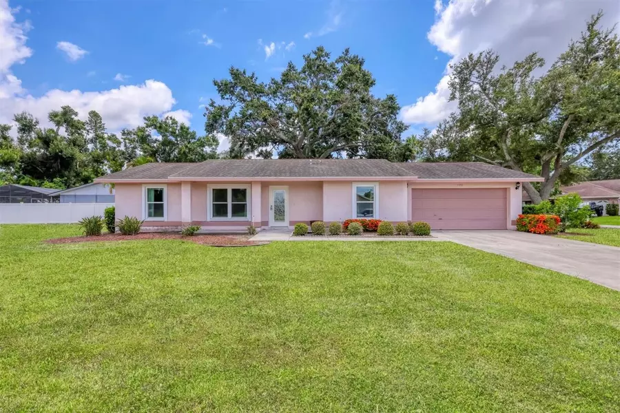 7953 CYPRESS LAKE DR, Sarasota, FL 34243