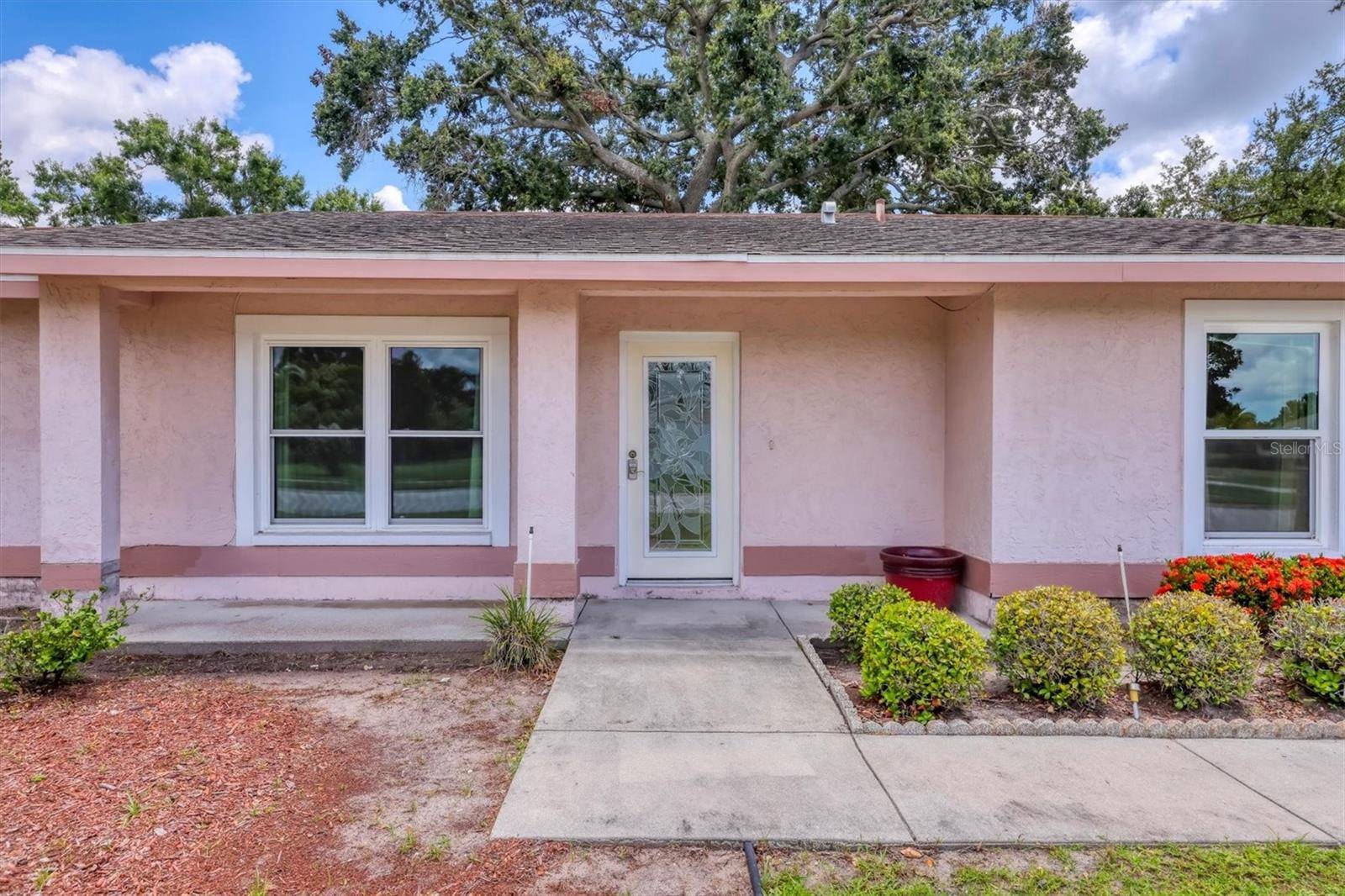 Sarasota, FL 34243,7953 CYPRESS LAKE DR