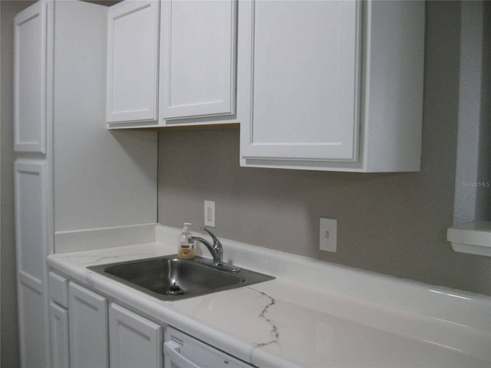 Bradenton, FL 34210,4802 51ST ST W #111