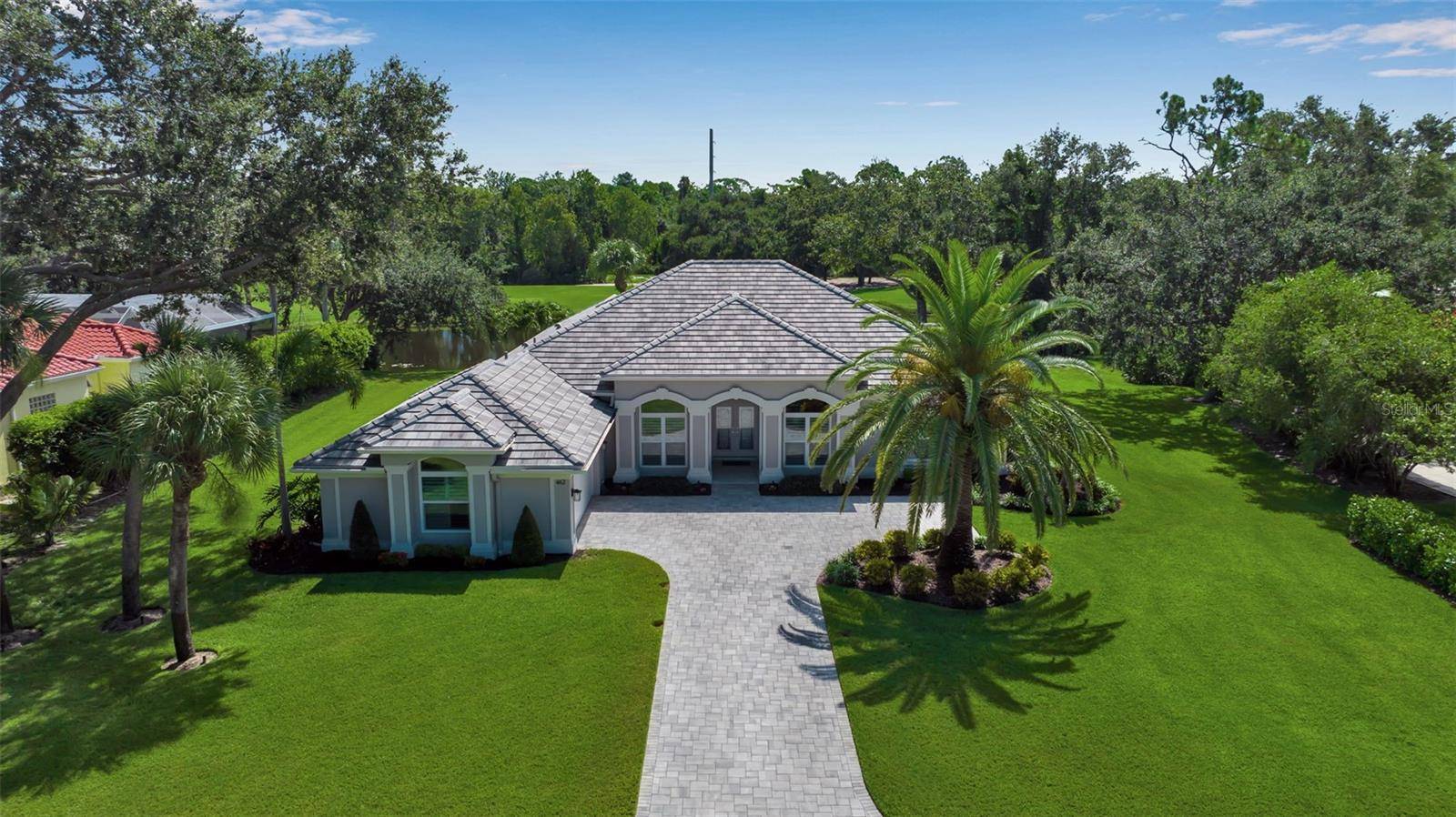 Osprey, FL 34229,462 E MACEWEN DR