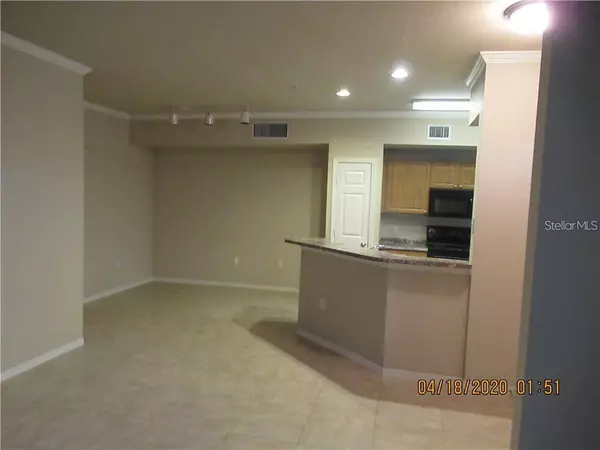 Sarasota, FL 34233,5531 ROSEHILL RD #101